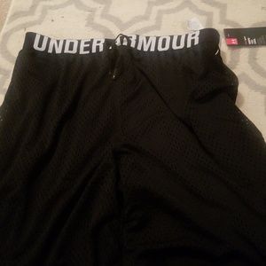 Under Armour loose Heat Gear Shorts